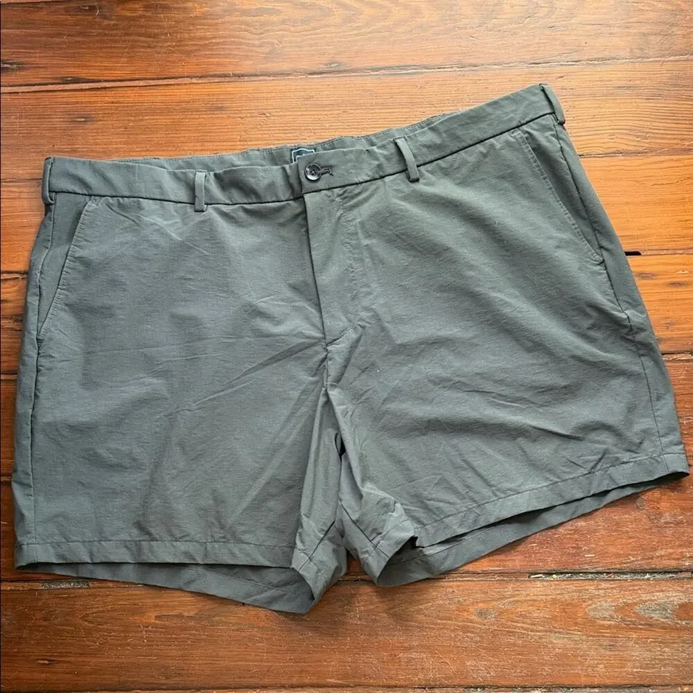 GAP 5” Tech Short flat front performance shorts sz 42